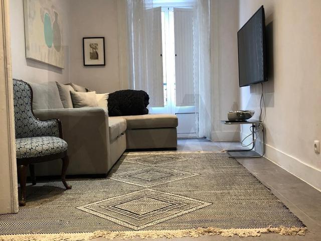 Arrendamento apartamento T1+1 no centro de Lisboa com 54mts2 no 1ºandar