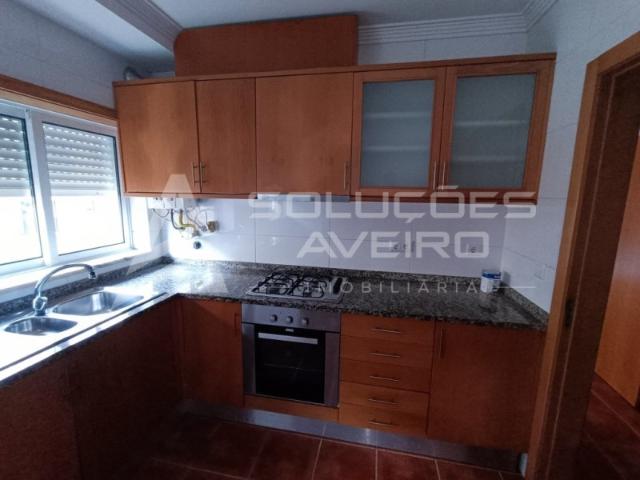 Arrendamento: Apartamento T1 em Esgueira