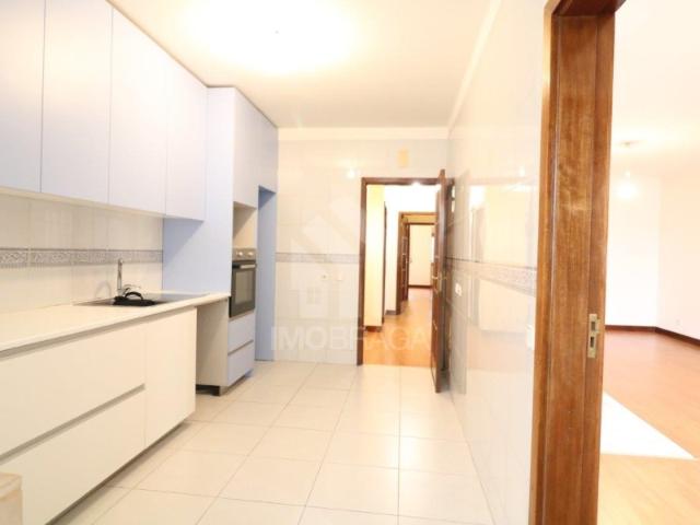Arrendamento Apartamento T2+1 S. Vicente Volvo