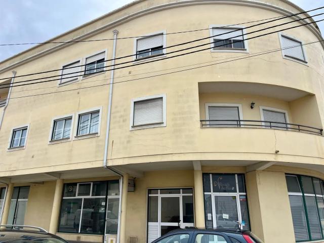 Arrendamento / Apartamento T2 / Casal Galego / Marinha Grande