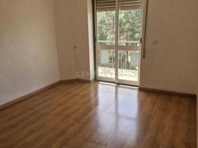 Arrendamento Apartamento T2 em Vale Bem, Marisol Charneca de Caparica