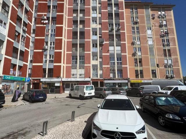 ARRENDAMENTO APARTAMENTO T3 em CORROIOS zona central