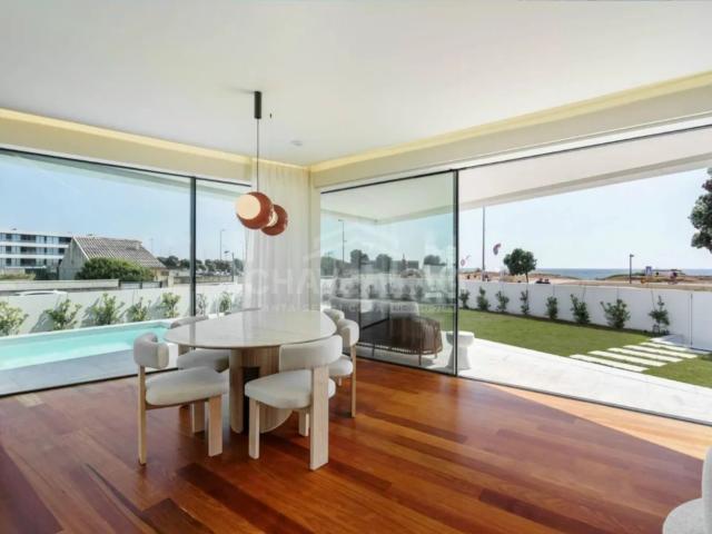 Arrendamento de Apartamento T3 com acesso privado na 1ª linha da praia e piscina privada Canidelo