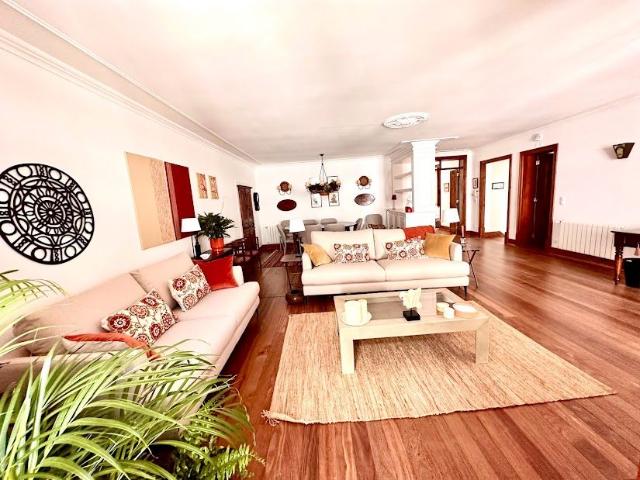Arrendamento de Apartamento T4 no beco dos Apóstolos, 11