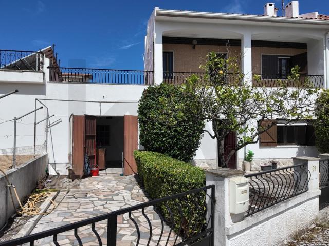 Arrendamento de Moradia 2 pisos com garagem | Belverde/Seixal