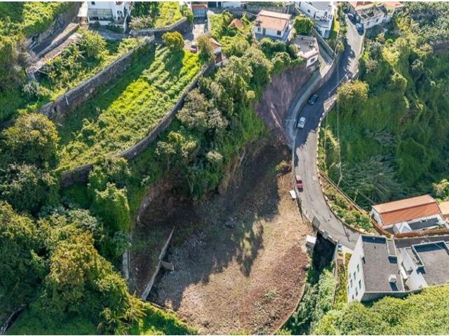 Arrendamento de Terreno Plano com Vista Baía do Funchal Excelente Localização
