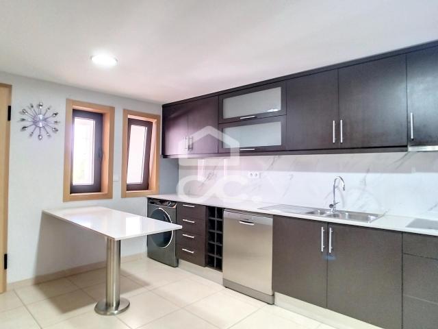 Arrendamento em excelente apartamento remodelado e totalmente equipado no centro da cidade de Chaves, junto de zona Termal e próximo de todos os serviços