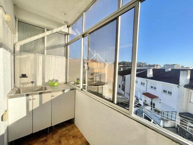 ARRENDAMENTO Quarto em apartamento T4
