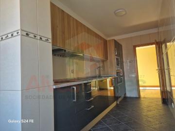 Arrendamento T2 novo, pronto habitar, Maia Moreira
