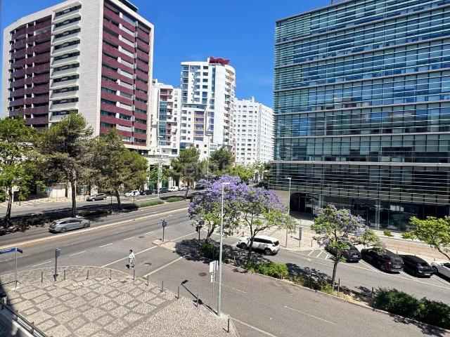 Arrendamento T2 Parque das Nações