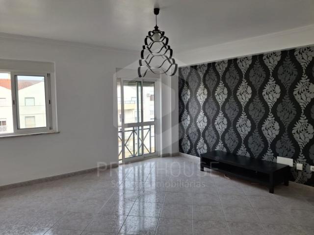 Arrendamento T2 Quinta do Conde