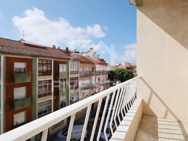 Arrendamento T2 Renovado Amadora Zona Central