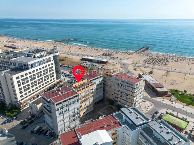 Arrendamento T3 Costa da Caparica Renovado com Elevador