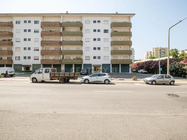 ARRENDAMENTO T3 + Garagem Rua Paulo Quintela