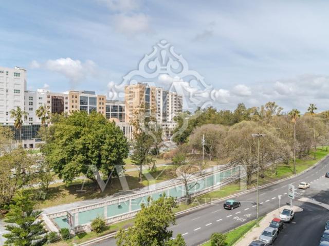 ARRENDAMENTO T4 EM LISBOA AVENIDAS NOVAS / ENTRECAMPOS