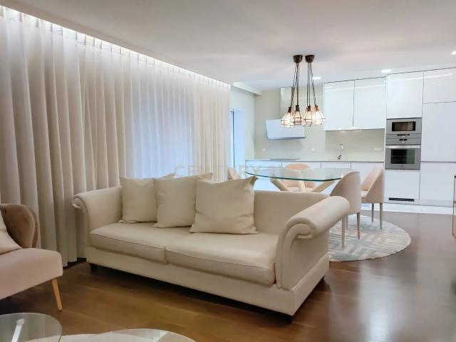 Arrendamento Temporário Apartamento T2 na 1ª linha de mar na Av.ª dos Banhos – Póvoa de Varzim