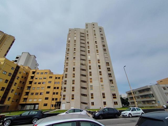 Arrendamento Temporário – Apartamento T4 com vista deslumbrante sobre o mar