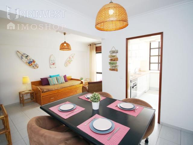 ARRENDAMENTO TEMPORARIO não esta disponível para arrendamento anual Apartamento com 1 Quarto, sala, cozinha, wc, terraço, Zona A Santo/ Igreja São Pedro do Mar Quarteira