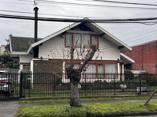 Arrienda amplia Casa en calle Miraflores