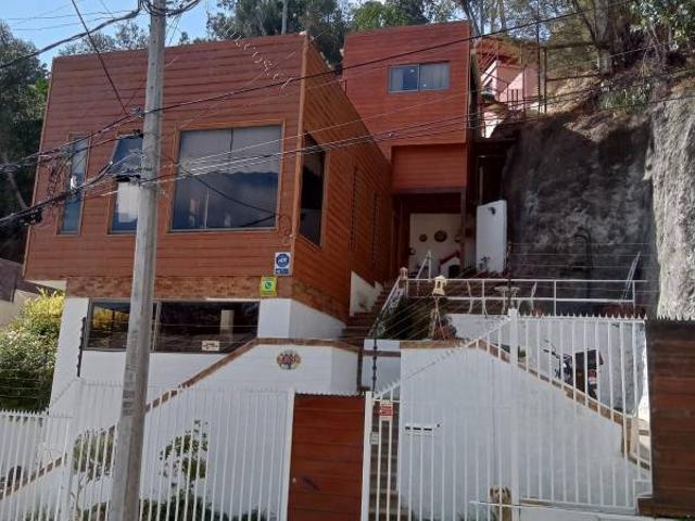 ARRIENDA CASA CON PISCINA, MIRAFLORES BAJO, VIÑA DEL MAR
