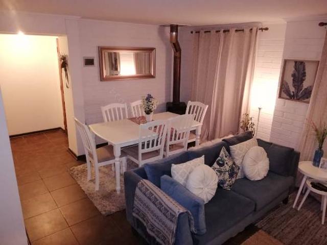ARRIENDA CASA DE 2 PISOS EN CONDOMINIO DE CURAUMA