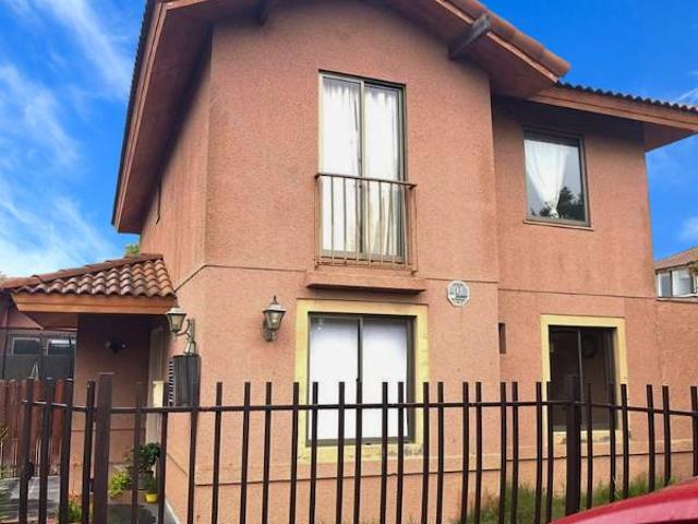 Arrienda casa en condominio Jardines de Curauma