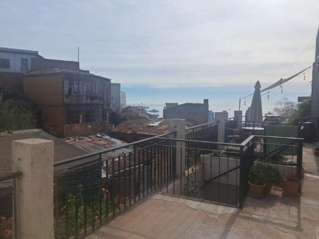 Arrienda casa independiente en Cerro Bellavista, sector patrimonial