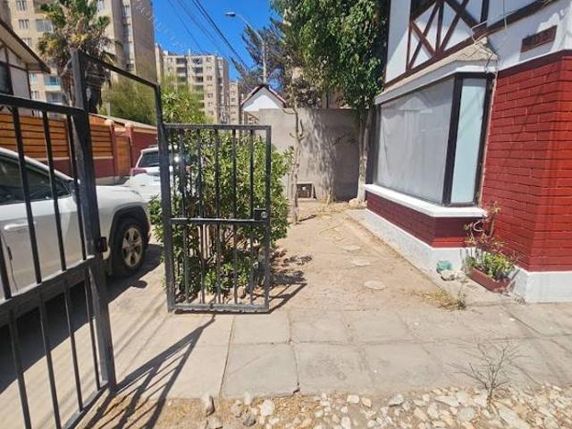 ARRIENDA CASA RESIDENCIAL VALOR $950.000