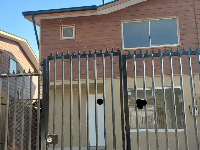 Arrienda casa 2 pisos nueva 3 dorm 3 baños Los Andes