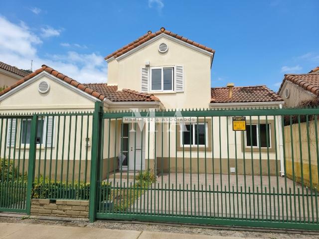 Arrienda casa 3D 3B en Laguna Los Cóndores San Bernardo