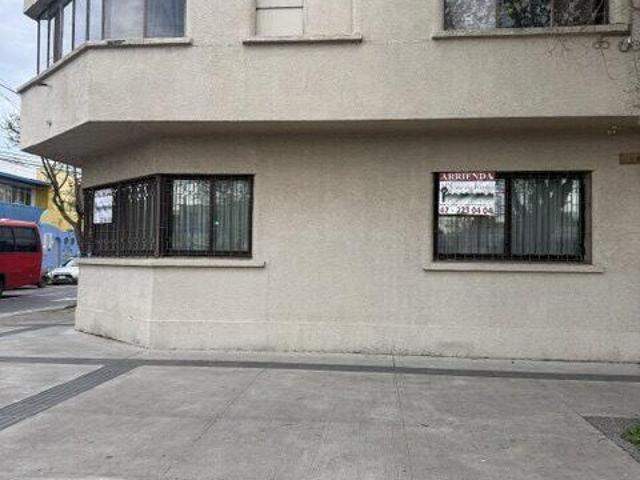 ARRIENDA COMODA CASA PLENO CENTRO 18 DE SEPTIEMBRE ESQUINA ARTURO PRAT, Chillán