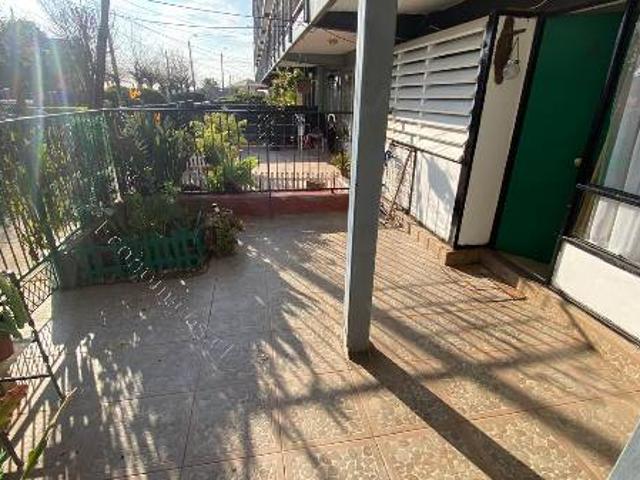 ARRIENDA DPTO CON PATIO