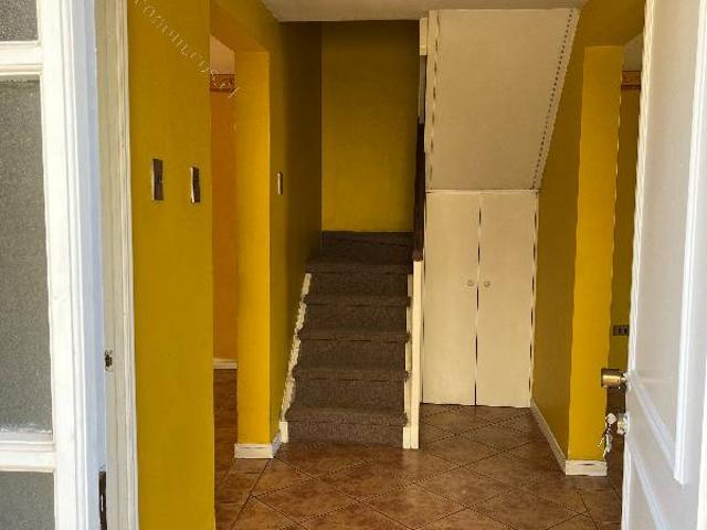 Arrienda excelente casa de 3 pisos en Ciudad Satélite, Maipú