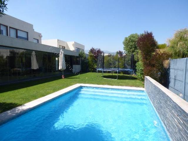 Arriendan su dueños escpectacular casa Condominio Chicureo