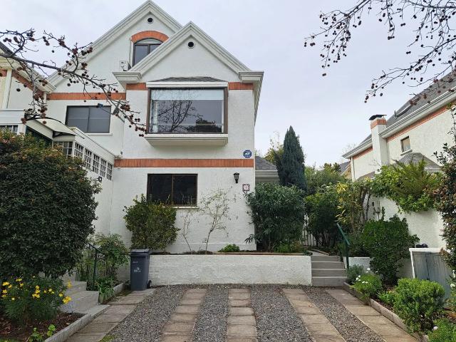 Arriendo 4 dormitorios + servicio o escritorio + sala estar
