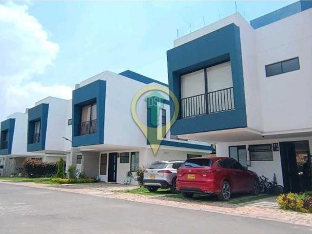 ARRIENDO $ 5.500.000 o VENDO CASA ECO SOSTENIBLE EN COTA