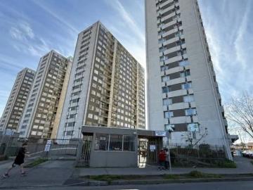 Apartamento en arriendo en Baquedano, Concepción - Estacionamiento