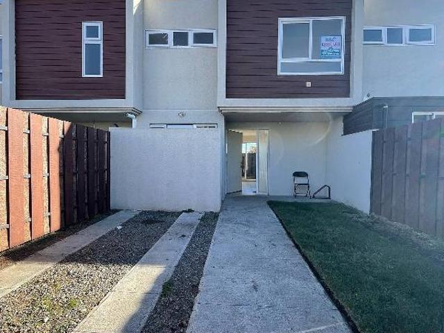 ARRIENDO TOWNHOUSE