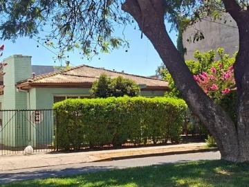 ARRIENDO VIVIENDA PARA CENTRO MEDICO O DENTAL, SE UBICA ENTRE EDIFICIOS DE LA SALUD