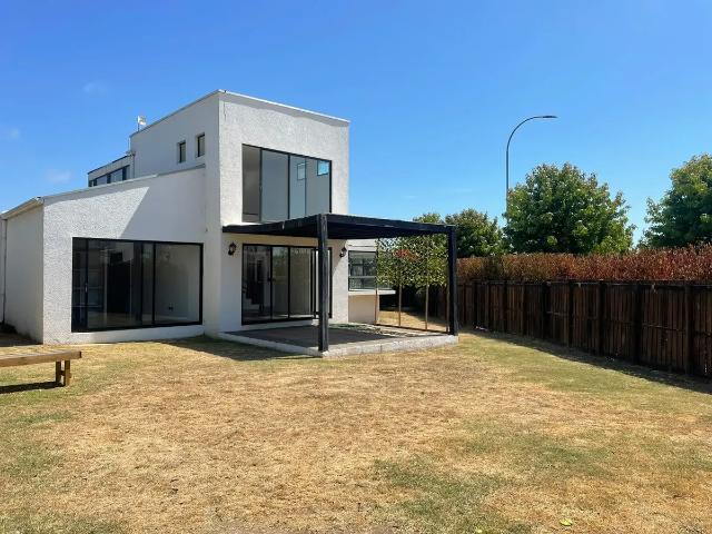 Arriendo Y Vendo Casa En Sector De Mantagua En Condominio