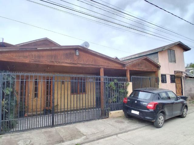 Arriendo acogedora casa de dos pisos, Cerrillos