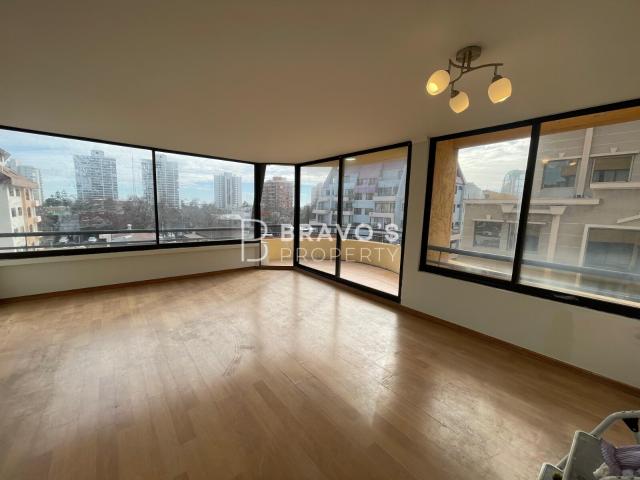 Arriendo | Amplio Departamento 4D + 3B | Orientación Norponiente | Vista a Av. Libertad | 120 m² | Viña del Mar