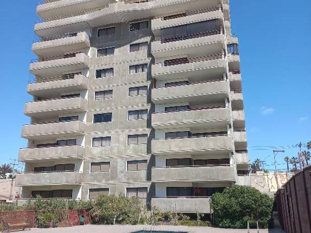 Arriendo Amplio Departamento 8º Piso