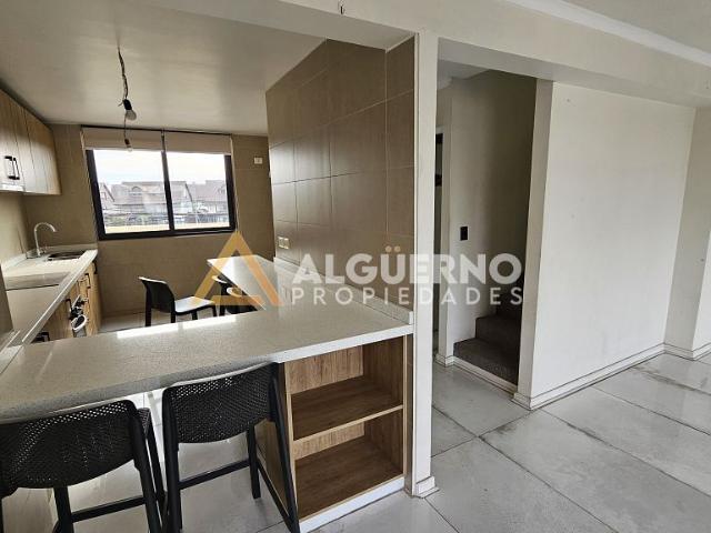 SE ARRIENDA AMPLIO TOWNHOUSE CON 4D3B2E ALTO EL ROSAL