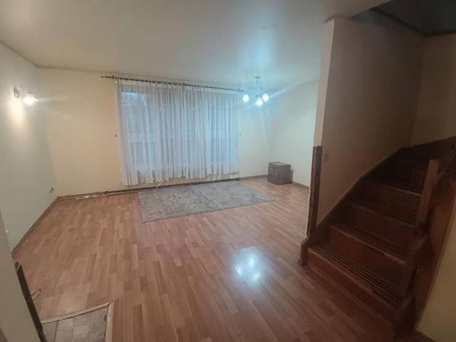 Arriendo amplia casa 4dorm,2baños,2estac.Sector Bayona