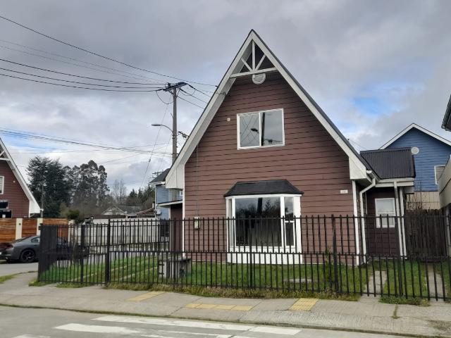 ARRIENDO AMPLIA CASA 2 PISOS VILLA REINA ISABEL
