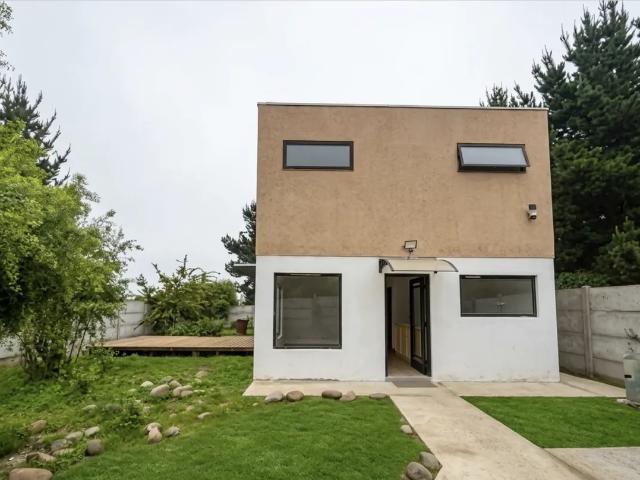 Arriendo Amplia Casa Con Vista Al Mar, Balcon Y Dos Ambiente