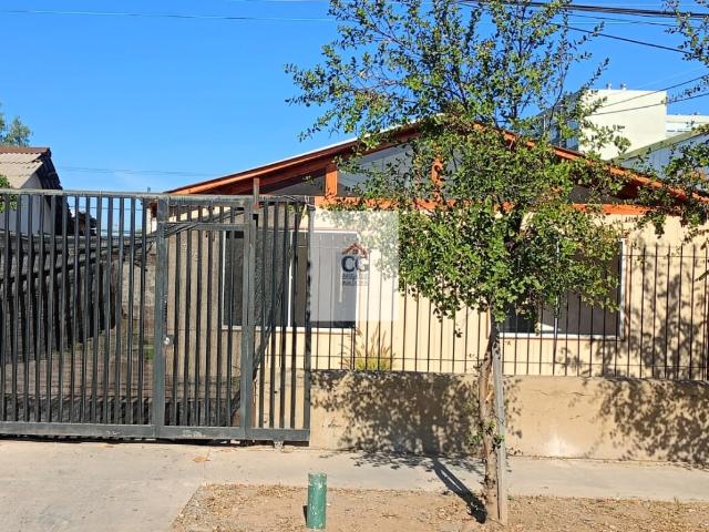 ARRIENDO | Amplia Casa de 336 mt2 de 5 Dorm. y 2 Baños $700.000 en Hermanos Marín con Colón, La Cisterna
