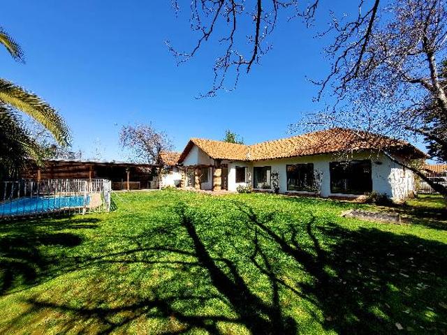 Arriendo Amplia Casa en Barrio Residencial El Polo