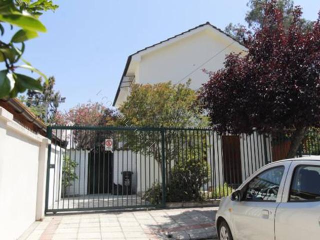 Arriendo amplia casa Julio Nieto Providencia